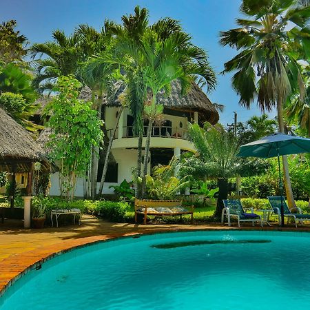 Upani in Diani Bed & Breakfast Diani Beach Bagian luar foto