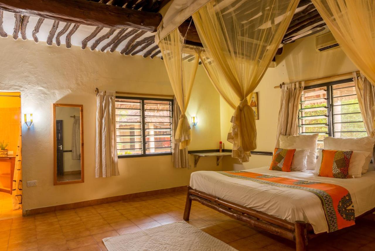 Upani in Diani Bed & Breakfast Diani Beach Bagian luar foto