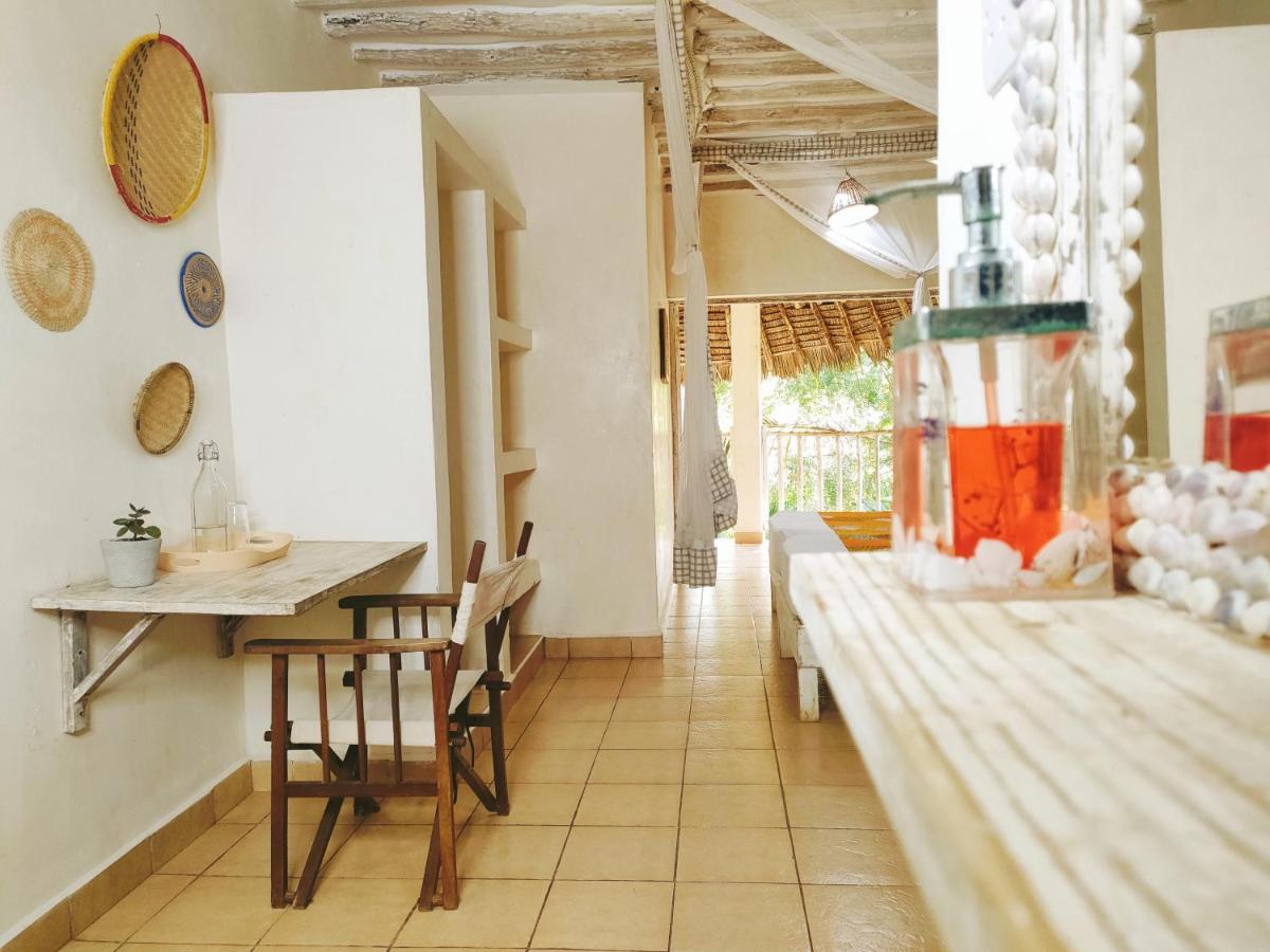 Upani in Diani Bed & Breakfast Diani Beach Bagian luar foto