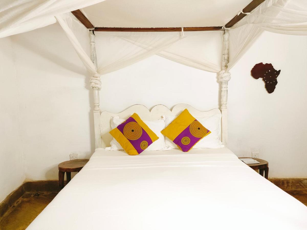 Upani in Diani Bed & Breakfast Diani Beach Bagian luar foto