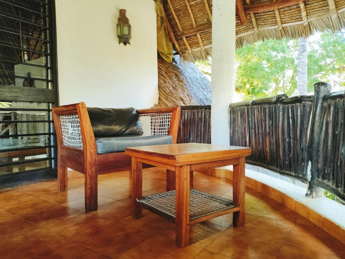 Upani in Diani Bed & Breakfast Diani Beach Bagian luar foto