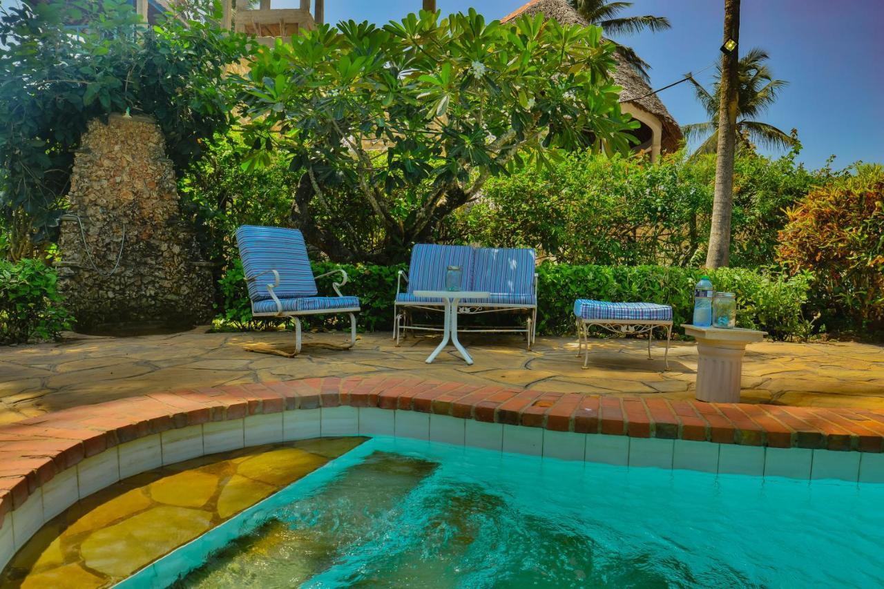 Upani in Diani Bed & Breakfast Diani Beach Bagian luar foto