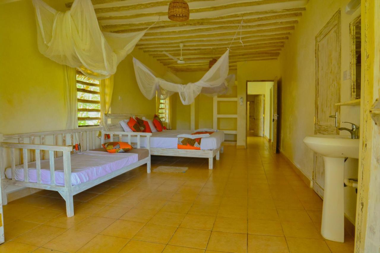 Upani in Diani Bed & Breakfast Diani Beach Bagian luar foto