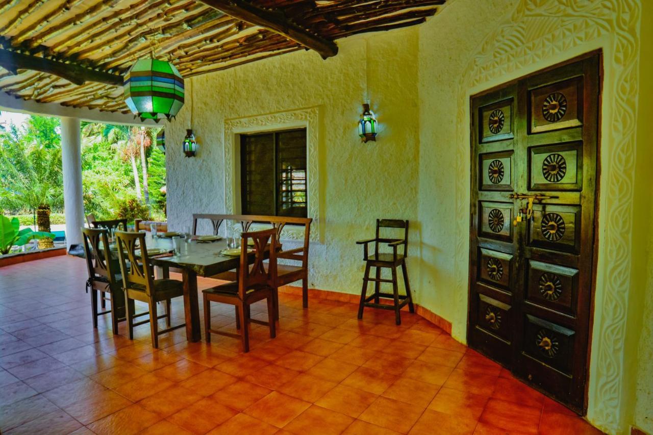 Upani in Diani Bed & Breakfast Diani Beach Bagian luar foto