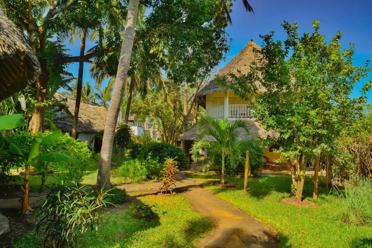 Upani in Diani Bed & Breakfast Diani Beach Bagian luar foto