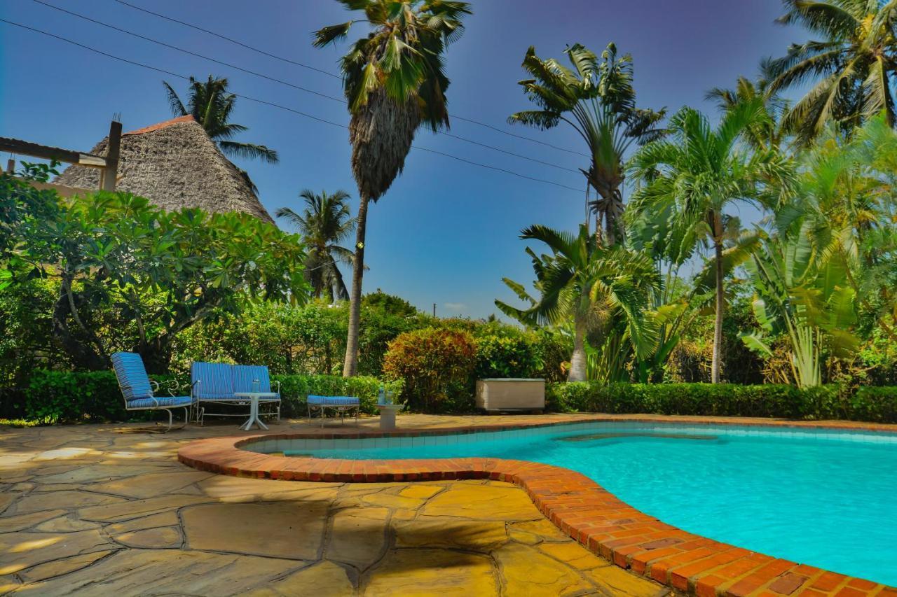 Upani in Diani Bed & Breakfast Diani Beach Bagian luar foto